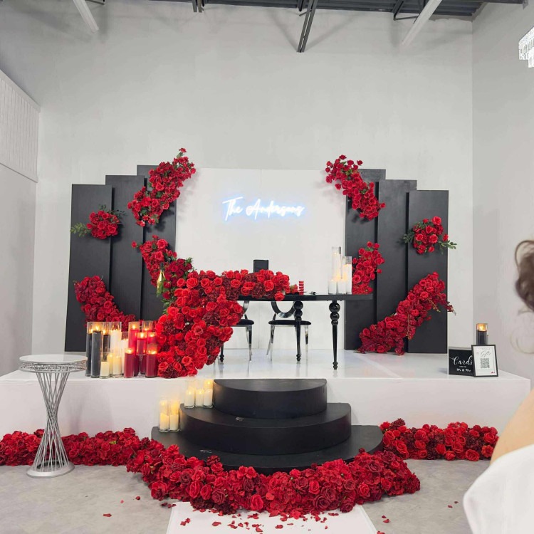 THE RED ROSE ROMANCE WALL
